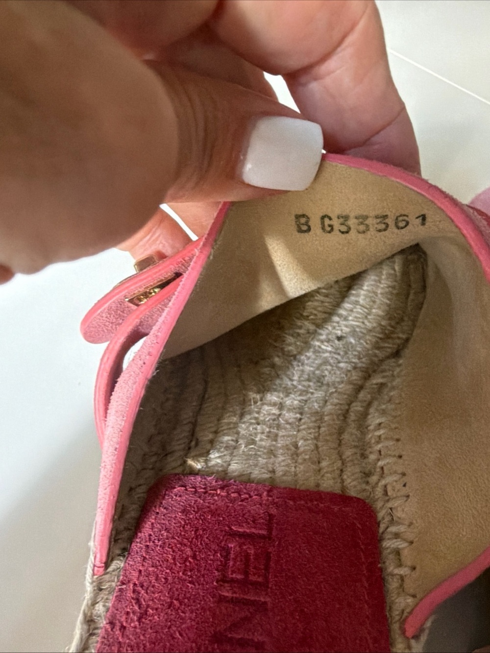 CHANEL Pink Suede Espadrille Clog Mules with Gold CC - Picture 5 of 7